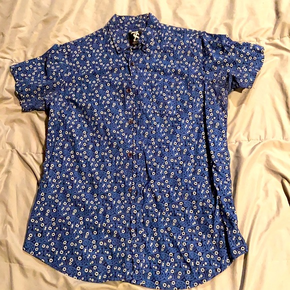 Men’s Short Sleeved Button Down Shirt - Picture 2 of 3